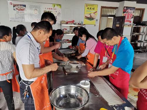 临沂飘飘香专业小吃培训学校 学习现场