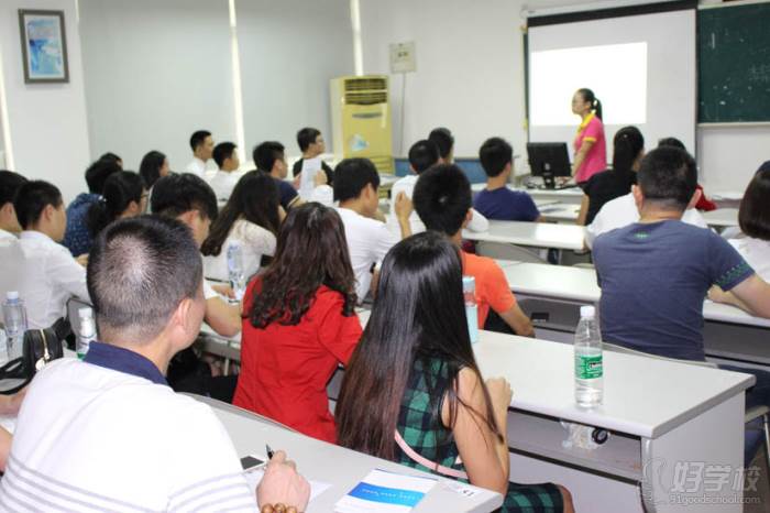 广东青瑞职业培训学院 上课实况 广东青瑞职业培训学院 上课实况
