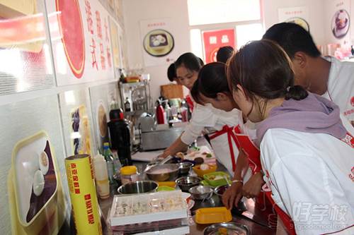 昆明创飞餐饮培训学校 学习现场