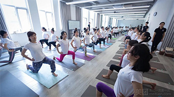 瑜伽教练零基础200小时培训课程
