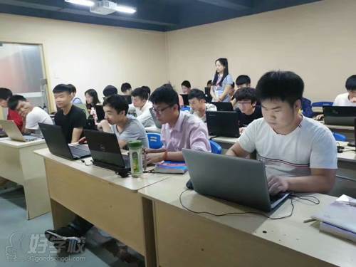 湖南长沙牛耳软件学院 教学现场