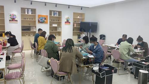 杭州艾尼斯教育 化妆培训现场