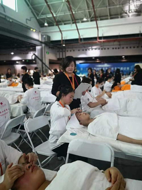 上海美容化妆师初级政府补贴培训课程