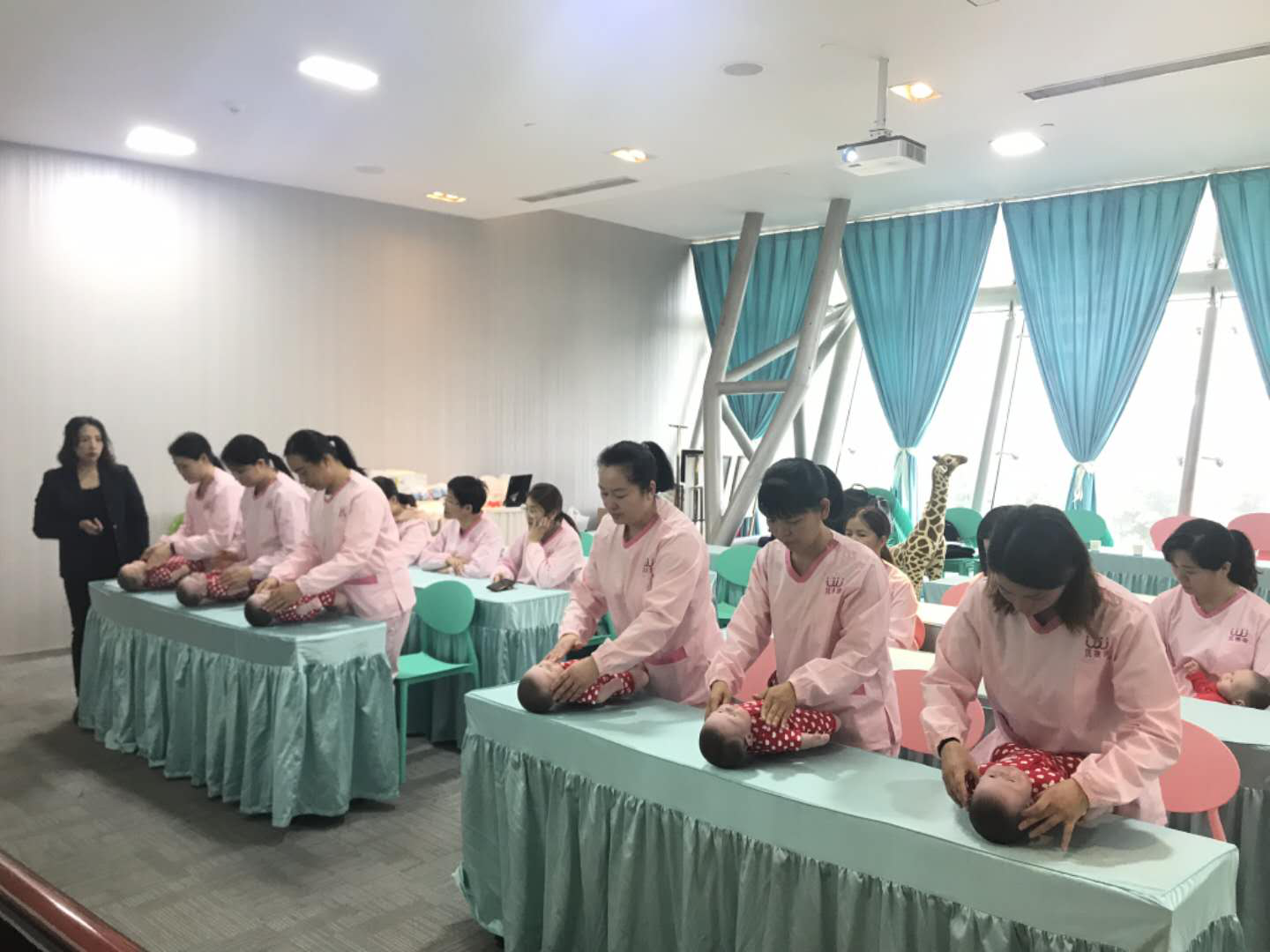 广州月子中心自营母婴护理就业班