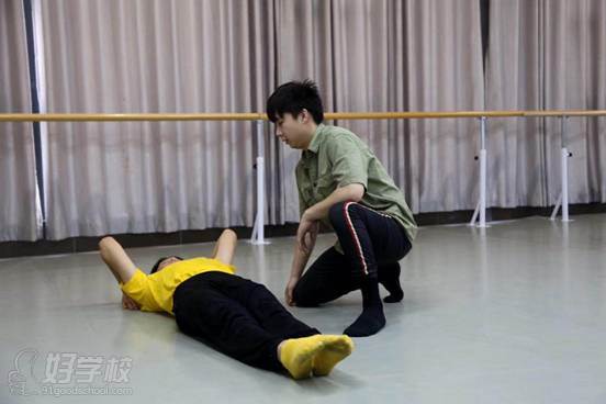 广州德艺舞蹈培训中心 老师授课