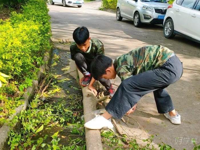 重建工作進行中