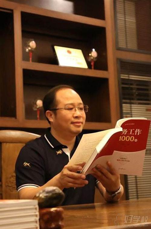 珠海京师教育 校长江先平