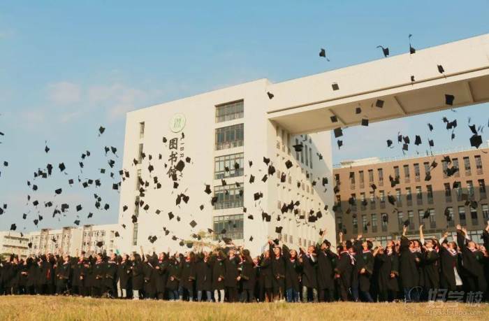 广东第二师范大学成人高考理工外语学员风采 广东第二师范大学成人高考理工外语学员风采
