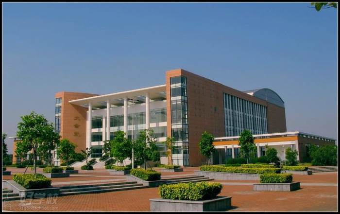 广州大学成人高考理工外语高起专学校环境1 广州大学成人高考理工外语高起专学校环境1