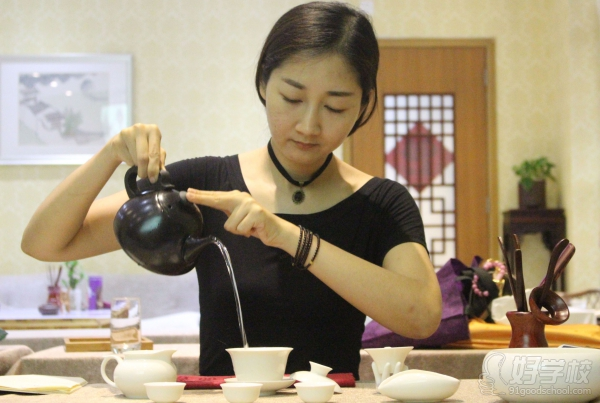 广州茶众文化培训学员学习初级茶艺3