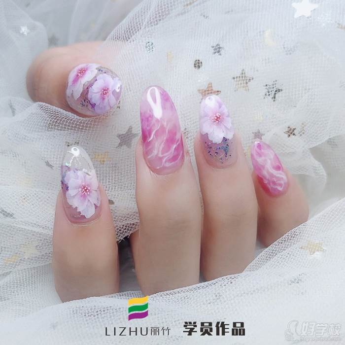 粉色花系列美甲作品
