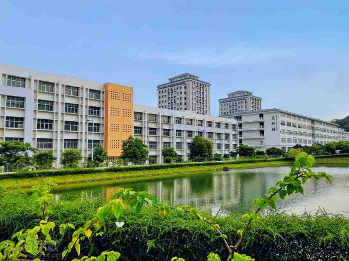 广东南方职业学院全日制(高职扩招)招生简章-广州唯源教育-【学费,地址,点评,电话查询】-好学校