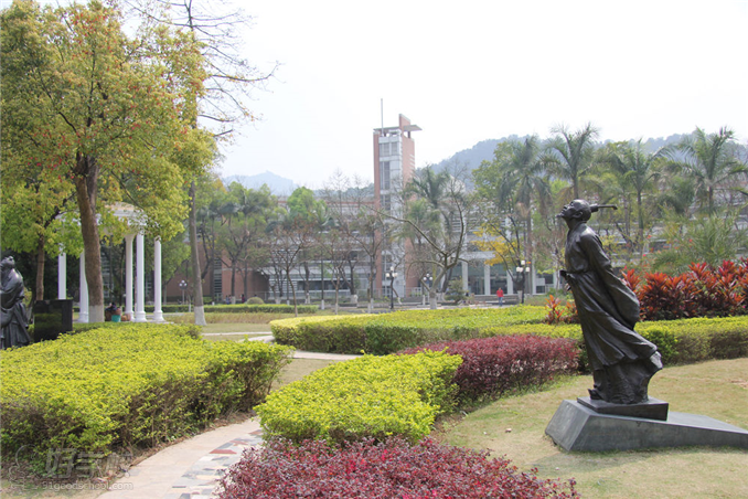 广东外语外贸大学校园景色