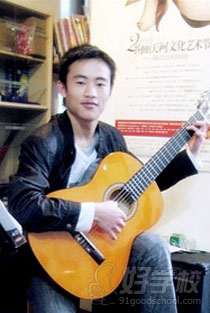 广州嘉谊轩乐器吉他老师吕佳伟