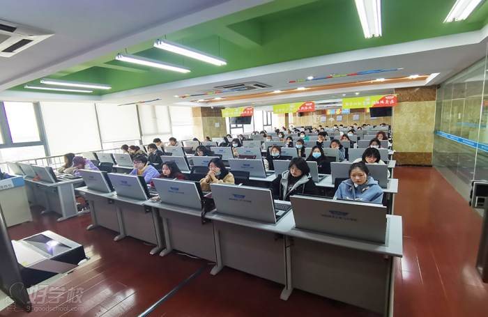 2南京新航线科教集团-机房