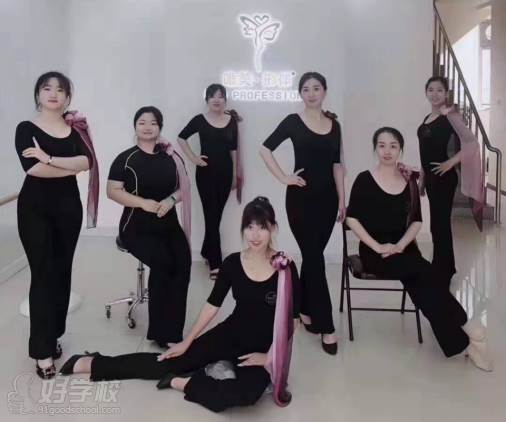 学员王小娜成立《唯美度瑜伽》