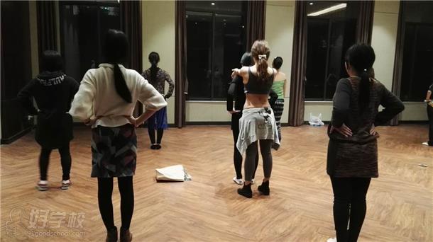 广州卡玛舞蹈教练培训中心教学风采