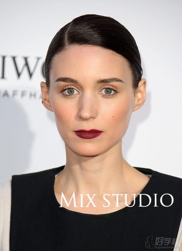 魯妮·瑪拉 (Rooney Mara)