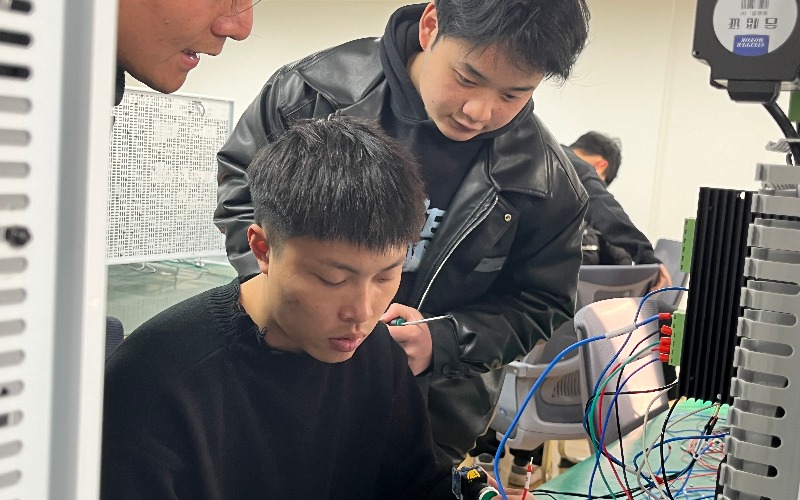 郑州工业机器人应用/视觉工程师VIP班