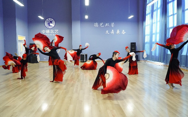 廊坊中国舞专业全日制艺术高中班