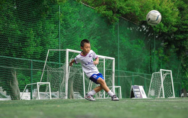 青少年4-12足球基礎體驗課