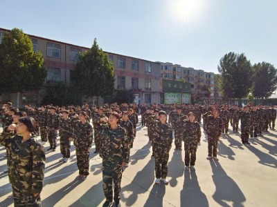 快來河北知恩青少年特訓中心看看學員們的軍訓風采吧！