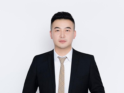 福州新東方學校的師資實力如何？