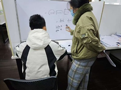 昆明中百培訓(xùn)機(jī)構(gòu)的教學(xué)現(xiàn)場(chǎng)氛圍好不好？