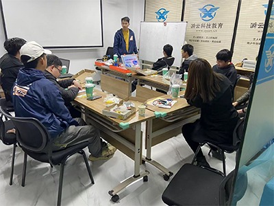 速看！廣州瞬云無(wú)人機(jī)培訓(xùn)中心熱烈的教學(xué)現(xiàn)場(chǎng)