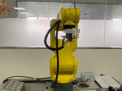 上海哪里有工業機器人系統學習班？收費貴嗎