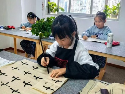 直擊黔藝空間書(shū)法培訓(xùn)機(jī)構(gòu)教學(xué)現(xiàn)場(chǎng)！