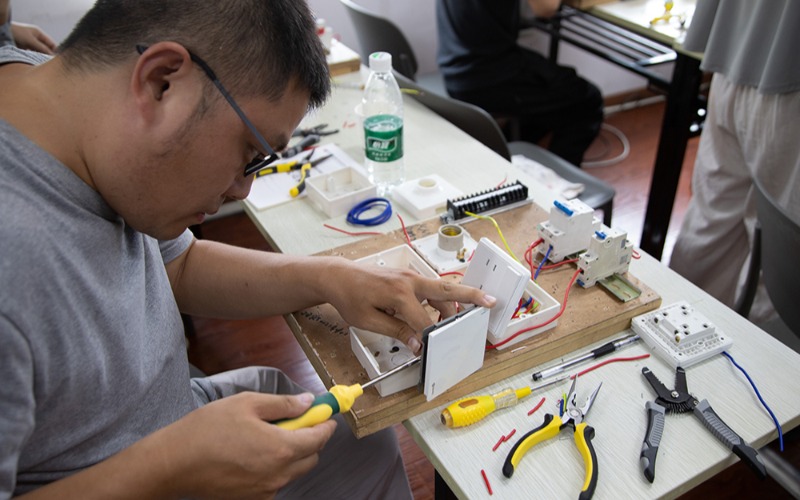 成都电工技术全能培训班