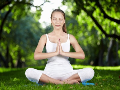 2025年瑜伽证书报考全解析：条件、费用及流程