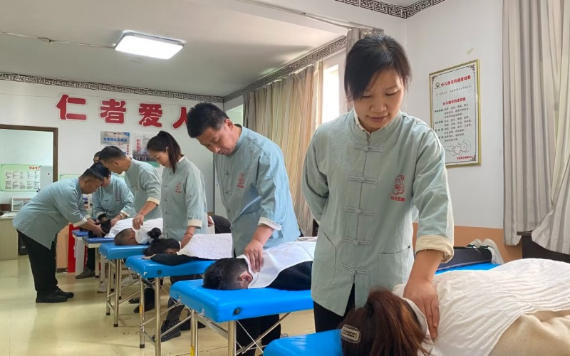 青岛成人中医推拿培训班课程
