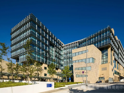 港澳升学 | 超港大登顶，港科逆袭；掷 3.54 亿拓校，医科获批迎新程