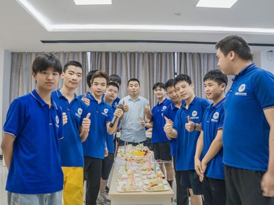 成都万通汽修学校的师资力量如何？