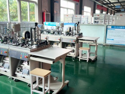 洛阳机车高级技工学校授课老师介绍,绝不纸上谈兵