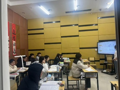 南宁鑫博教育师资简介,8年以上经验是标配