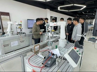 青岛日森教育授课老师介绍，绝不纸上谈兵