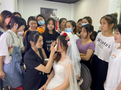 东莞哪里有化妆培训，小班面授、一对一辅导