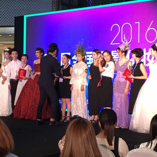 长沙花儿化妆培训学校参加全国十佳化妆比赛