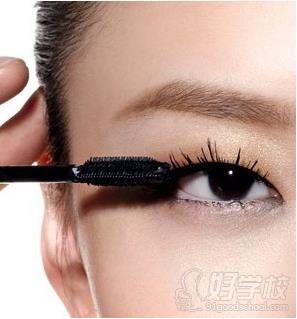 长沙玲丽化妆培训学校单眼皮化妆方法