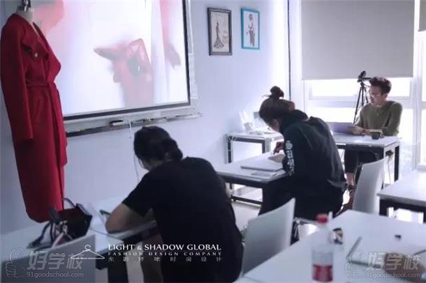 深圳光影环球时尚设计培训中心课堂风采