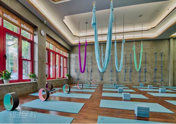 爱瑜伽国际瑜伽上海教培学院