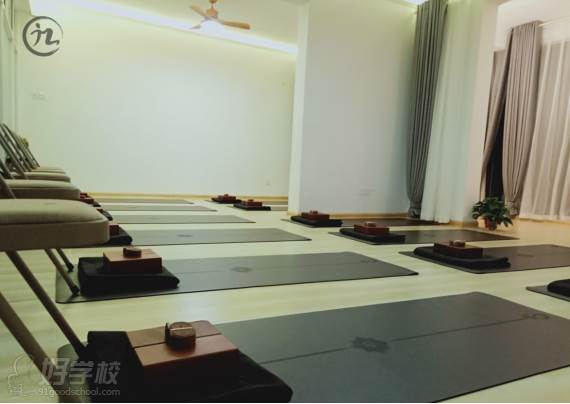 长沙九瑜伽培训学院