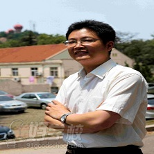 杨克明 中国海洋大学企业管理硕士，北京师范大学管理学博士
