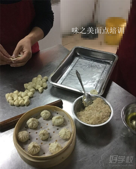 南京味之美餐飲--制作現(xiàn)場