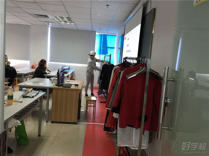 深圳中鹏服装设计教育中心学院上课环境