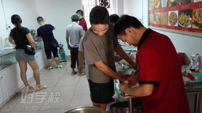 东莞市鸿之运小吃培训中心教学现场