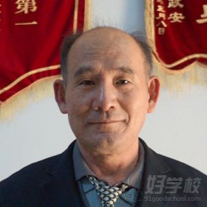 河南凌云汽修學(xué)校李耀松老師